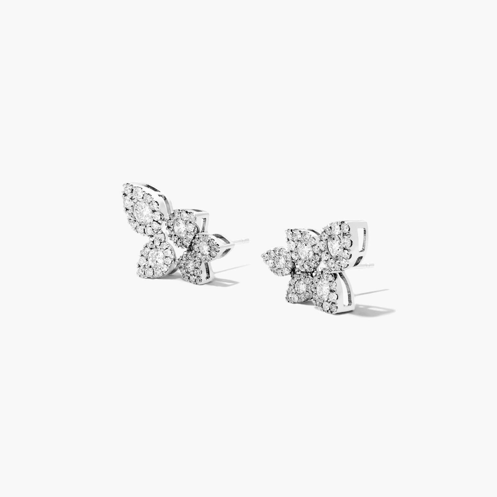 halo diamond earrings in gold with diamonds