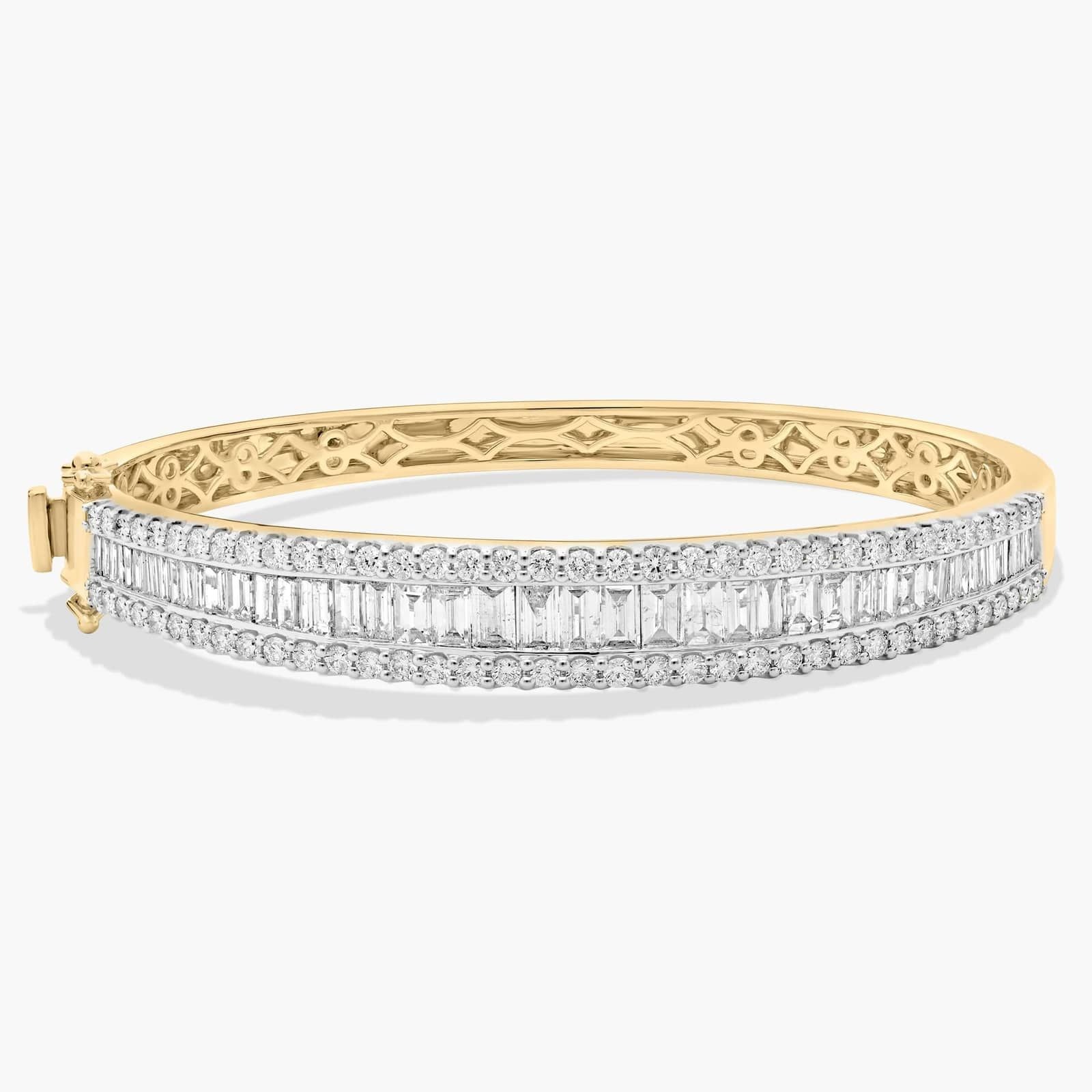 baguette diamond bracelet in gold with diamonds