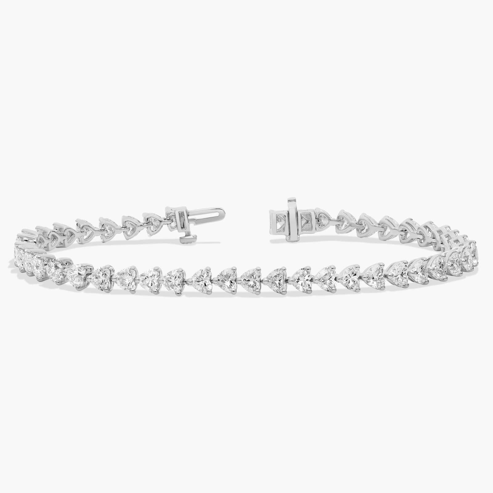 classic diamond bracelet in gold with diamonds