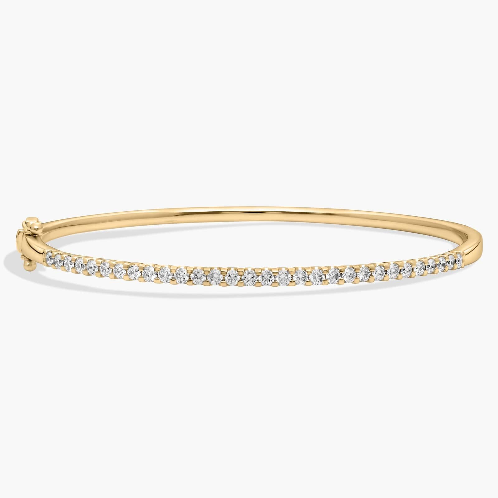 classic diamond bracelet in gold with diamonds