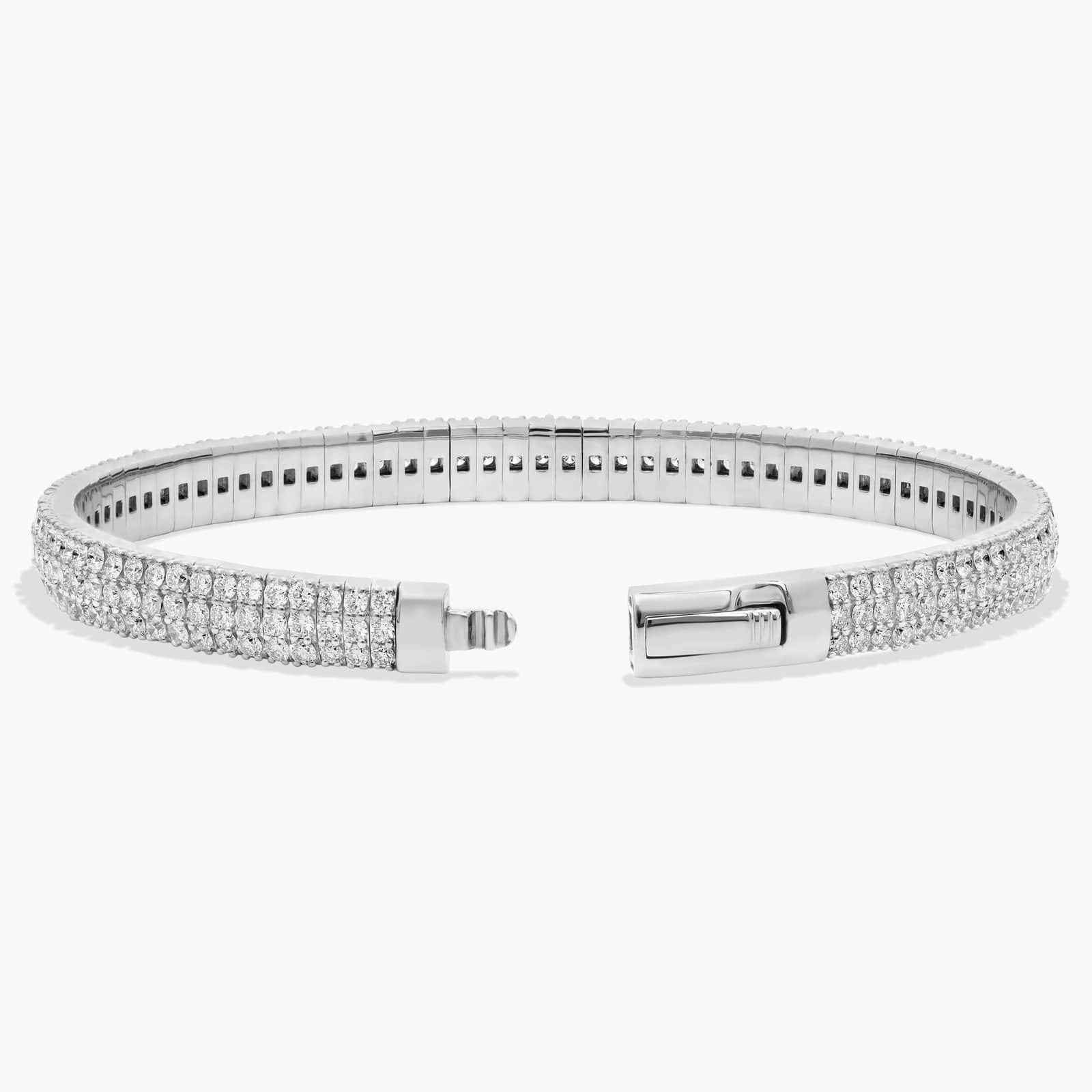 classic diamond bracelet in gold with diamonds