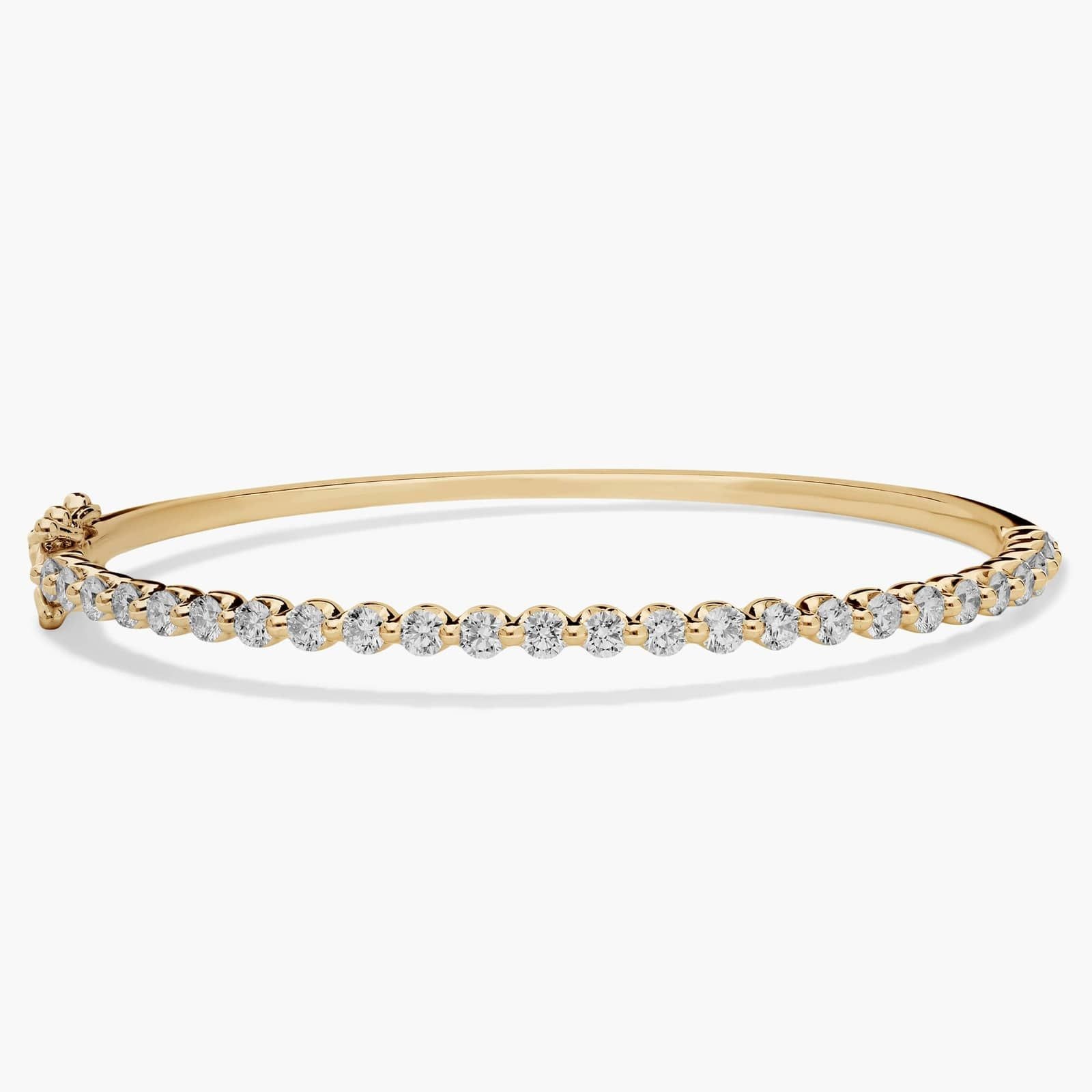 classic diamond bracelet in gold with diamonds
