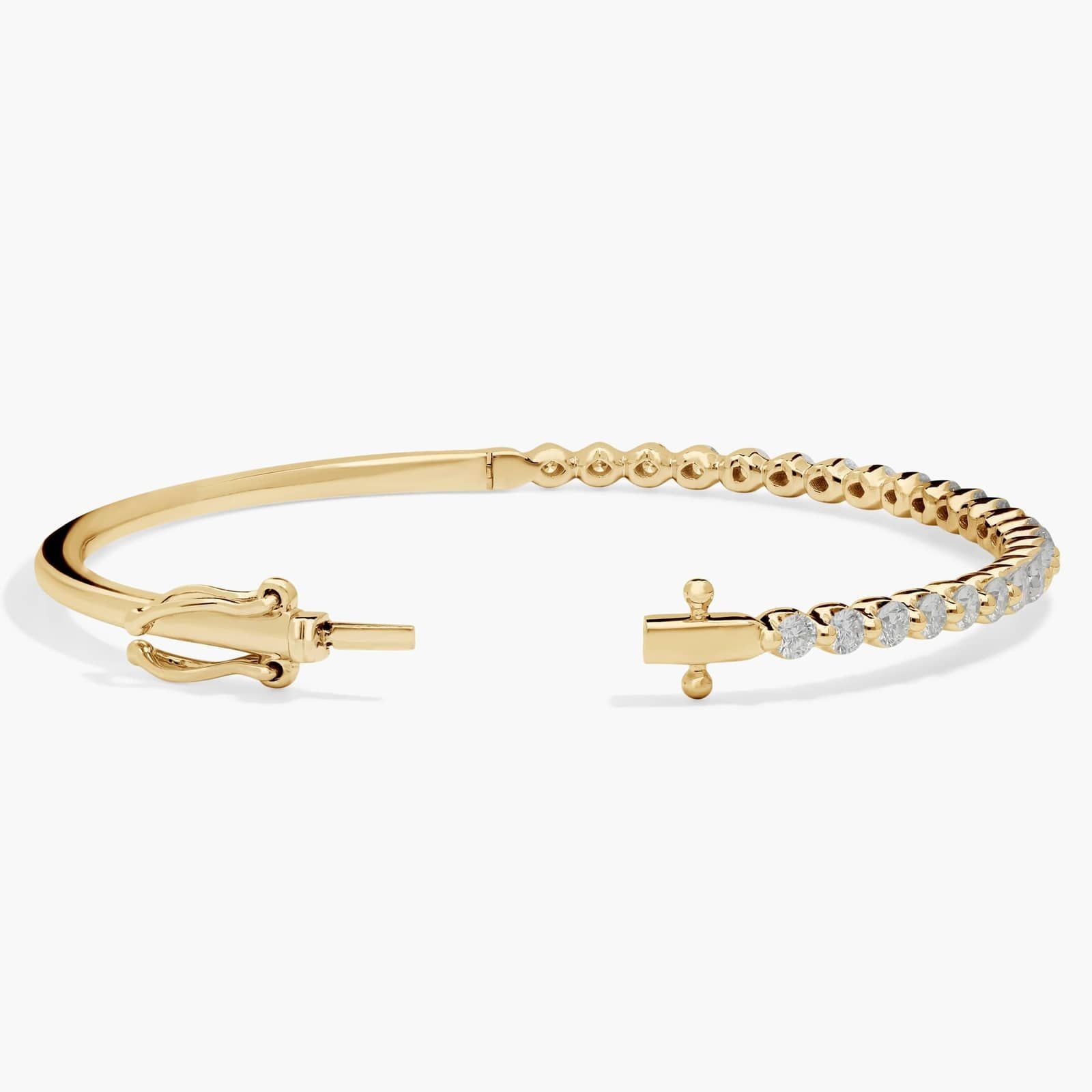 classic diamond bracelet in gold with diamonds