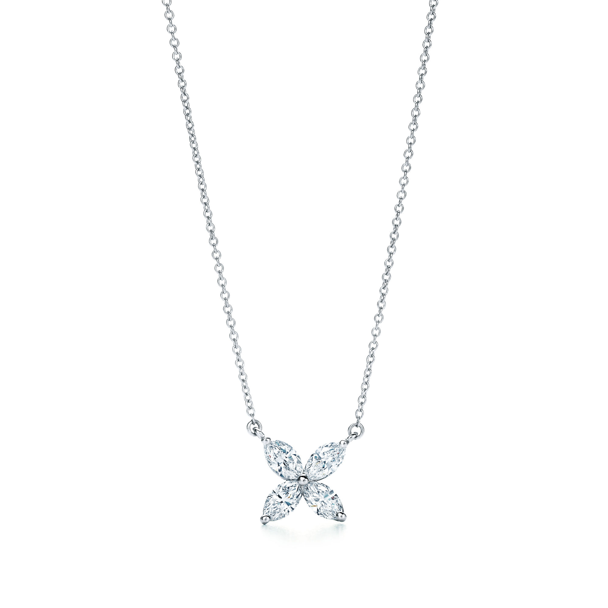 cluster diamond pendant in gold with diamonds