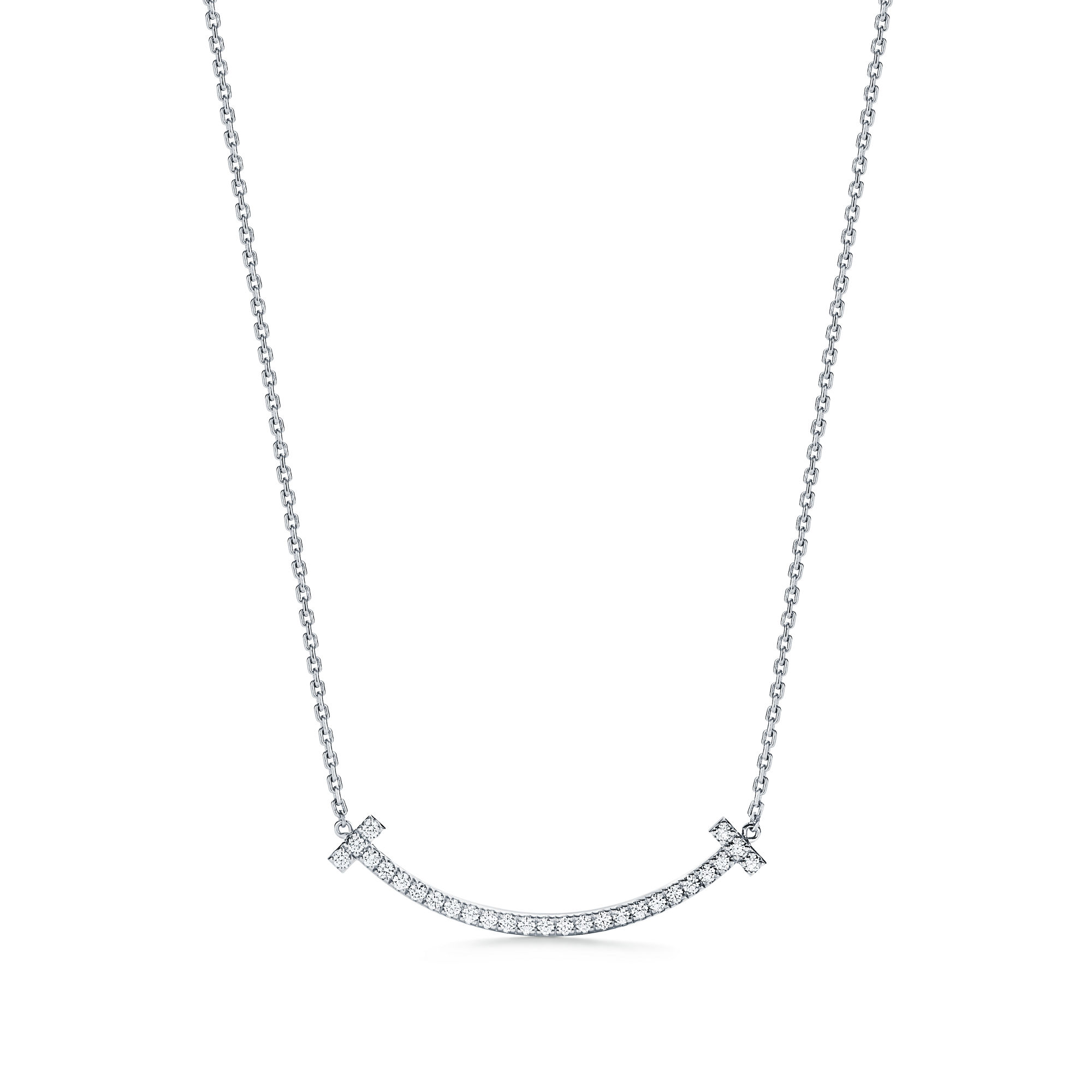 classic diamond pendant in gold with diamonds