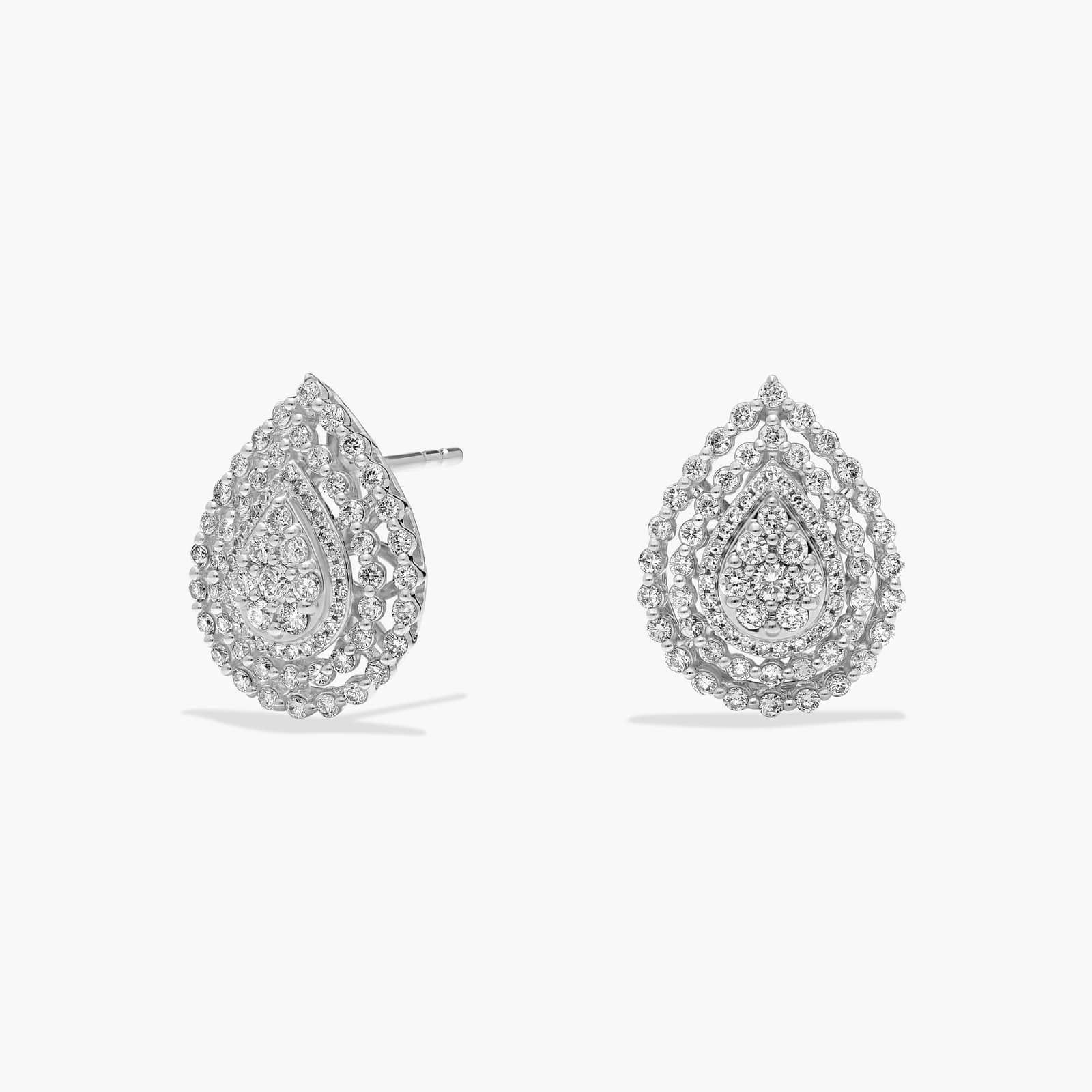 halo diamond earrings in gold with diamonds
