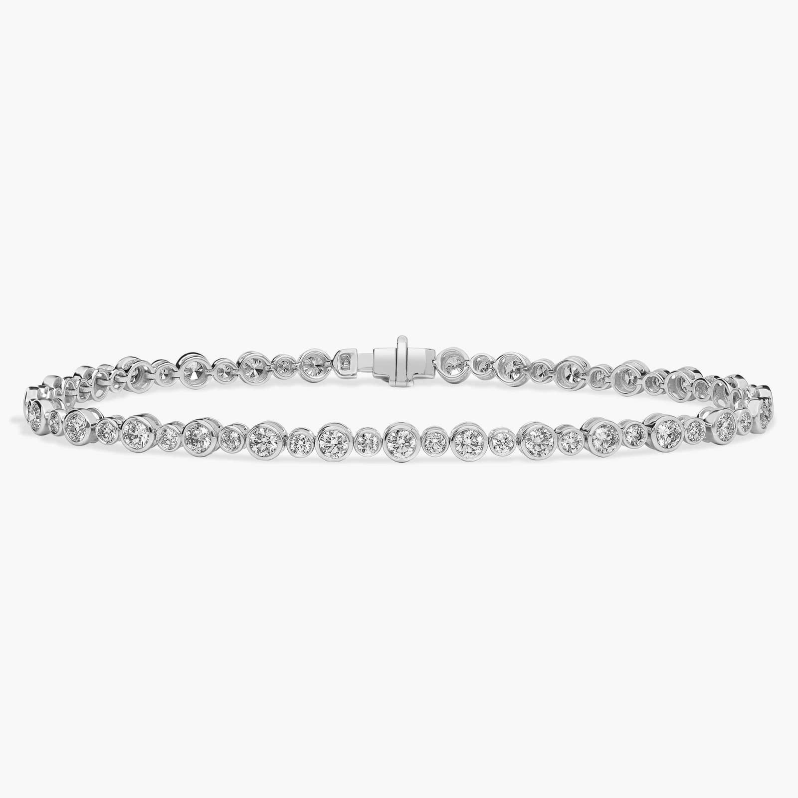 classic diamond bracelet in gold with diamonds