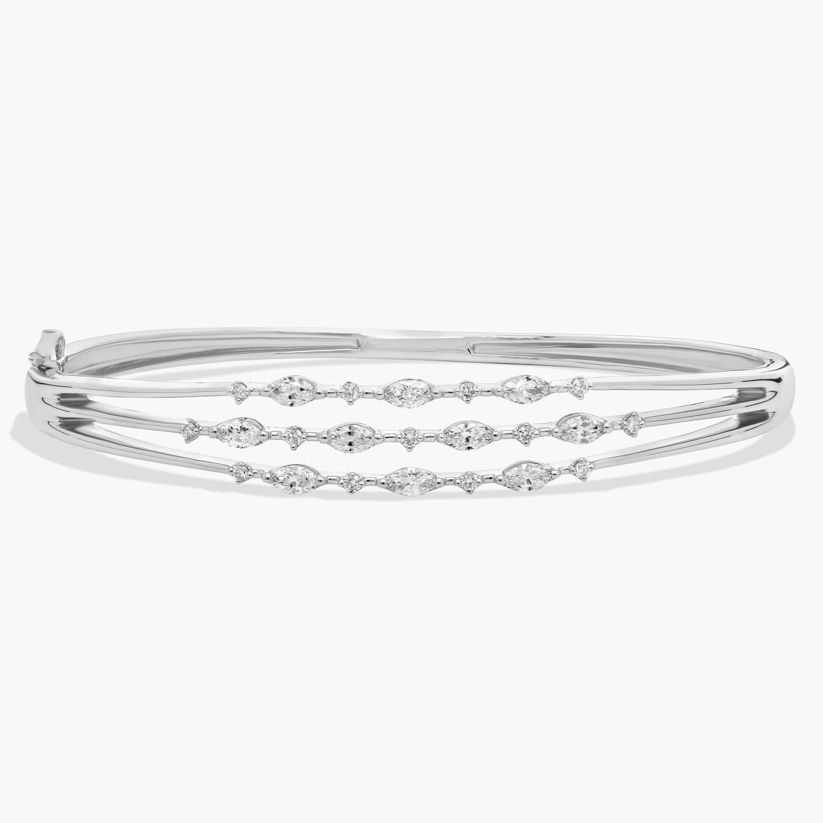 round diamond bracelet in gold with diamonds