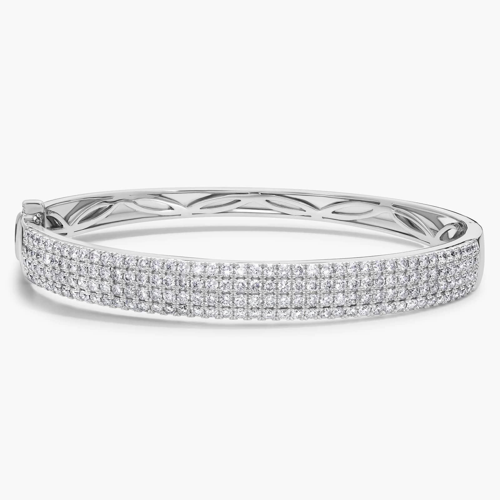 classic diamond bracelet in gold with diamonds