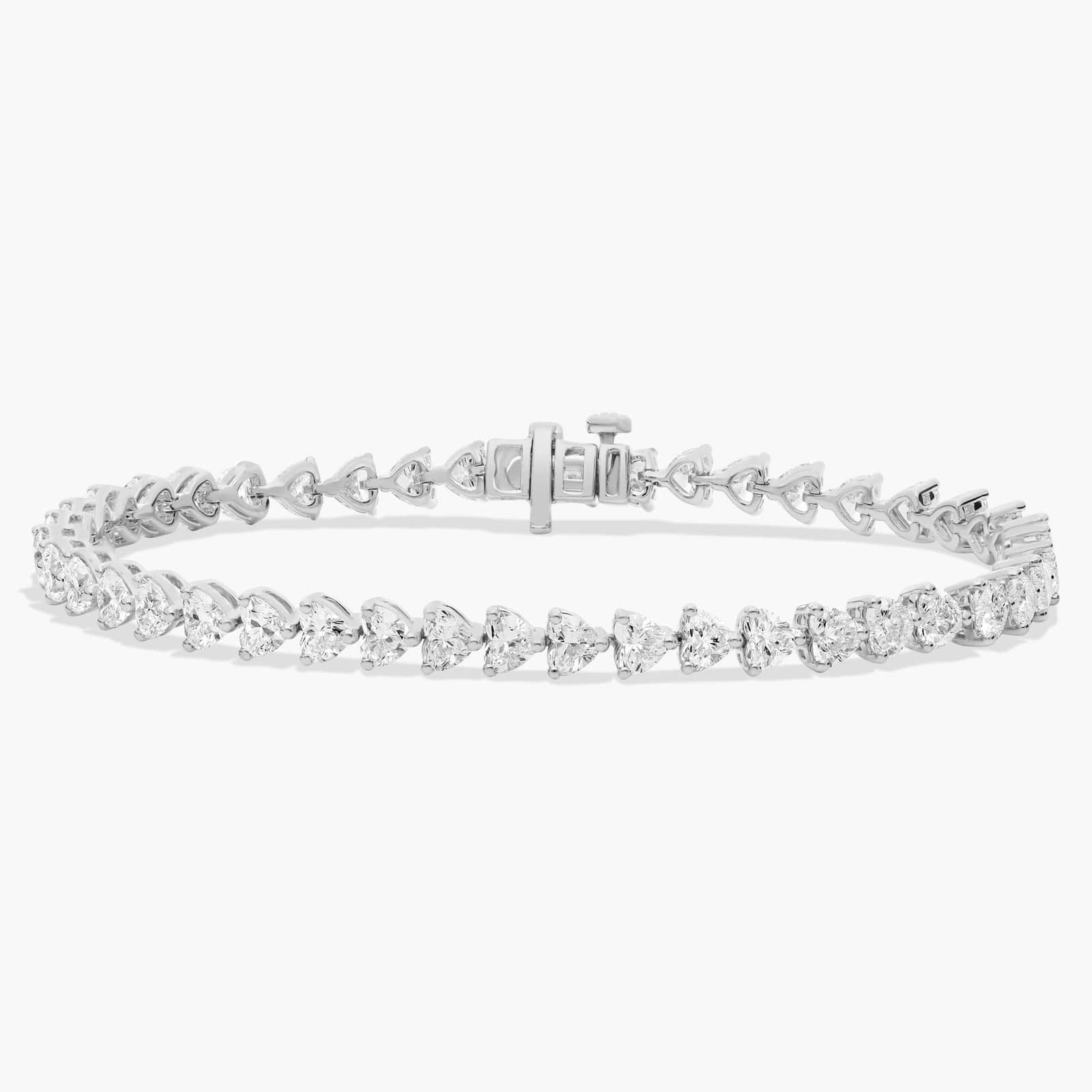 classic diamond bracelet in gold with diamonds