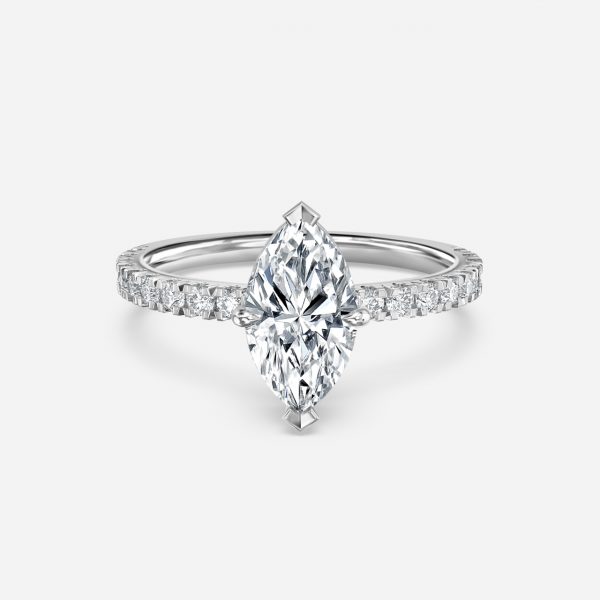 halo diamond ring in gold with diamonds