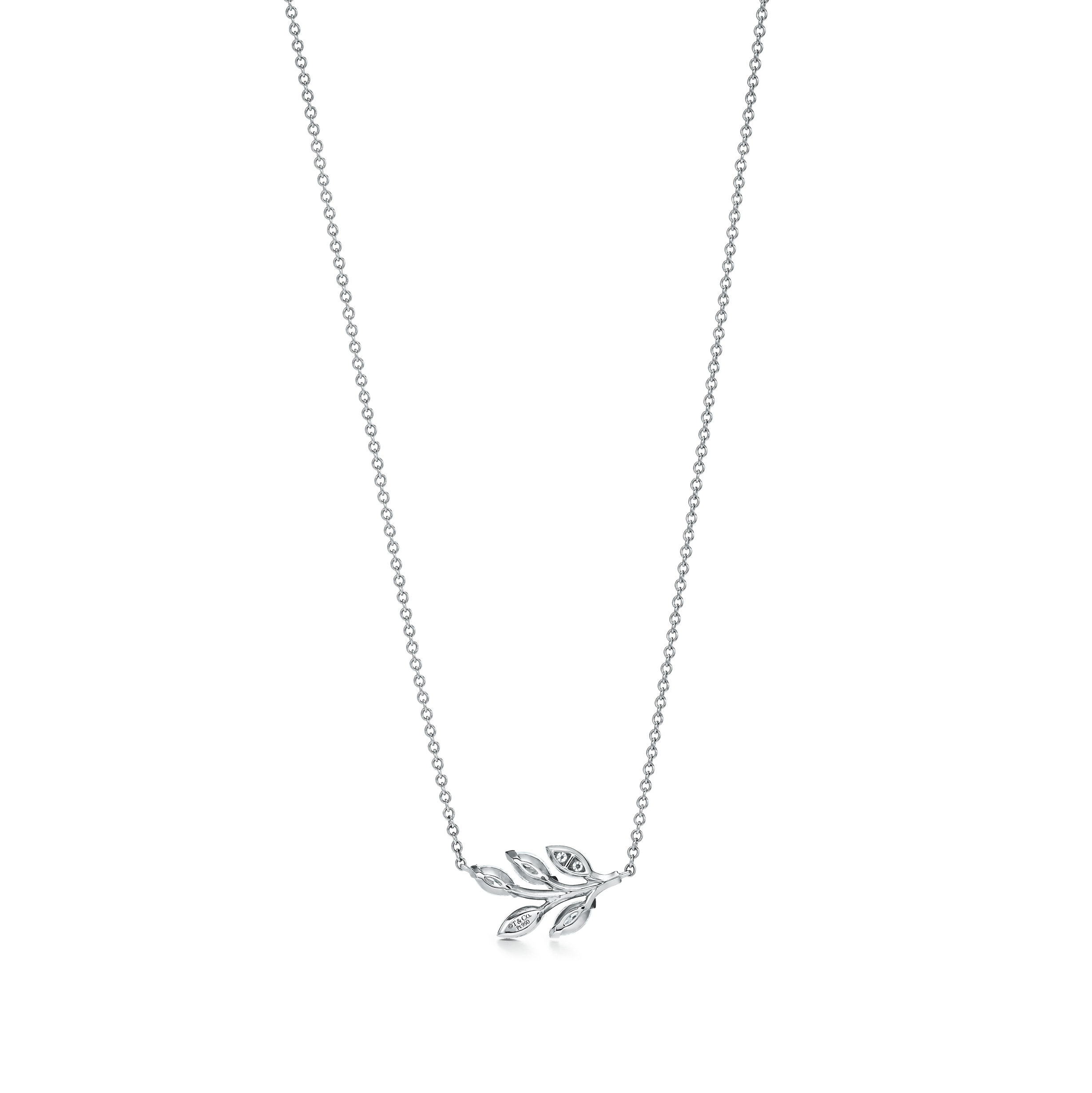 classic diamond pendant in gold with diamonds